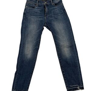 Lucky Brand medium wash blue jeans with gold hardware